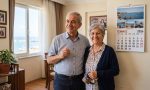 Temmuz ayı emekli maaş zammı beklentisiyle takvime bakan kıdemli Türk çifti